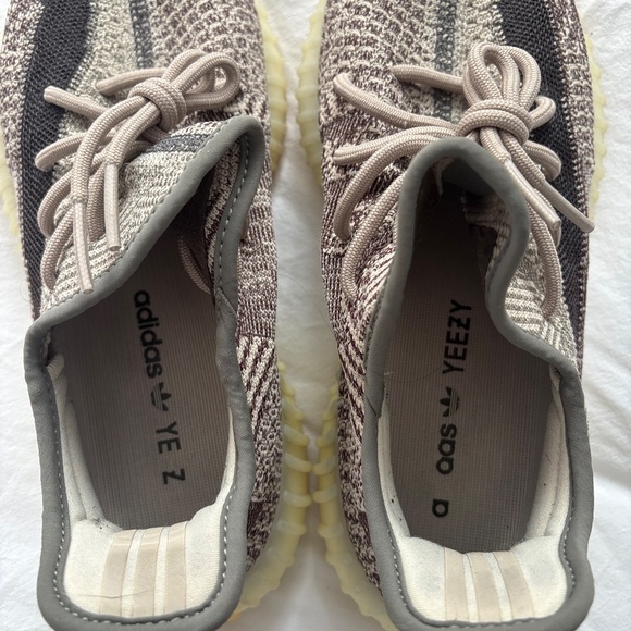 Yeezy boost 350 V2 - Picture 8 of 11